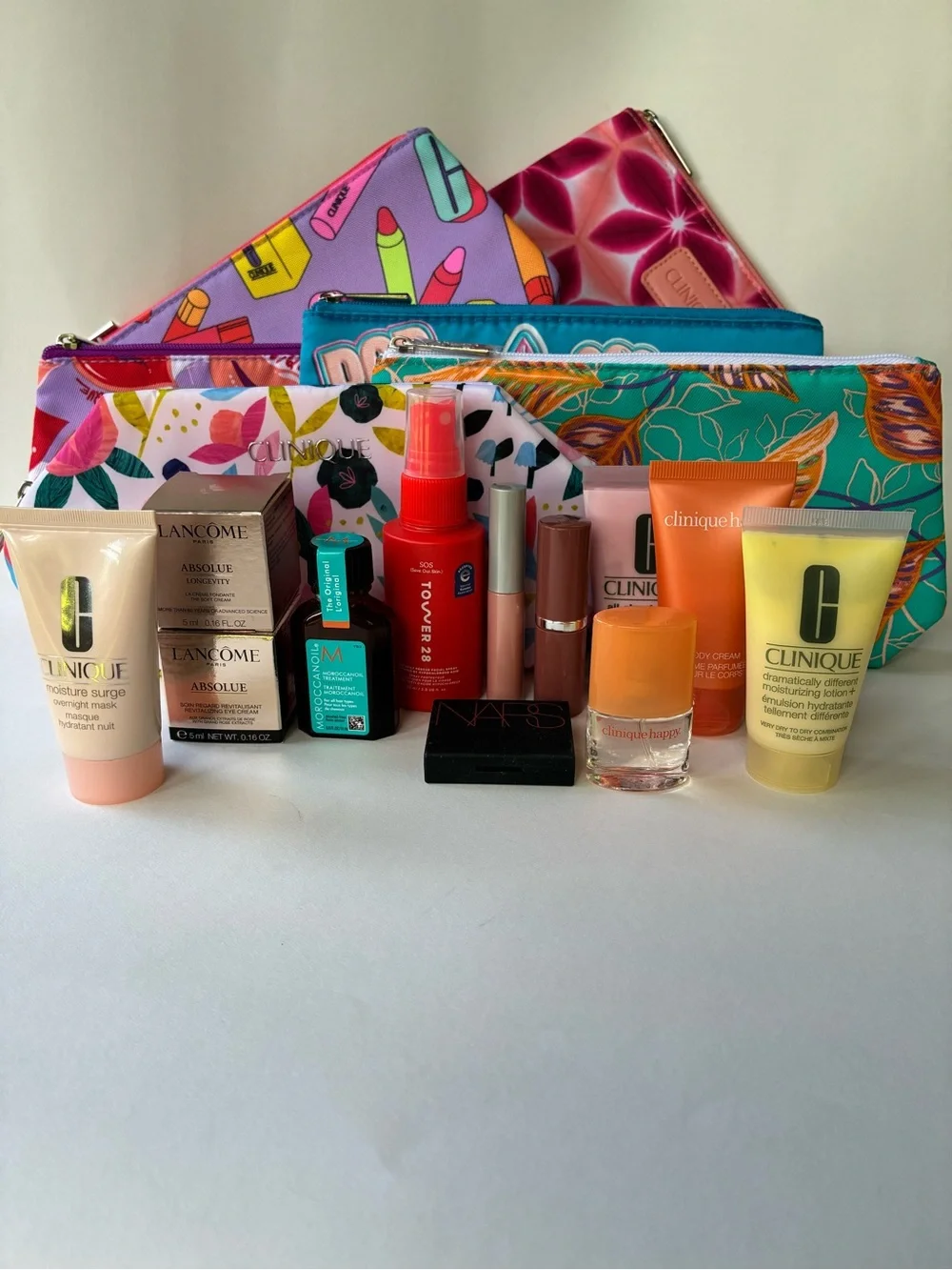 Clinique Cosmetic Pouches and Variety of Makeup Minis - Picture 1 of 3
